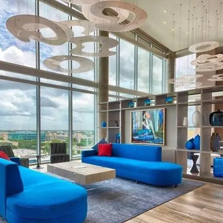 Luxury Highrise In Midtown - Skyline Views And Chic Decor Apartment
